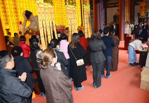 连云港市海清寺举行法会纪念观音菩萨圣诞日
